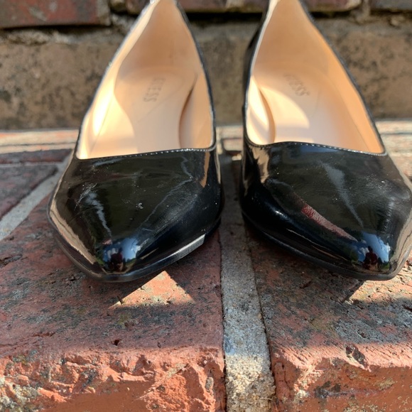 Women’s Guess Black kitten Heels - Picture 3 of 8